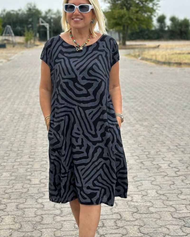 Nelia™ | Sommerkjole med rund halsudskæring og smukt print