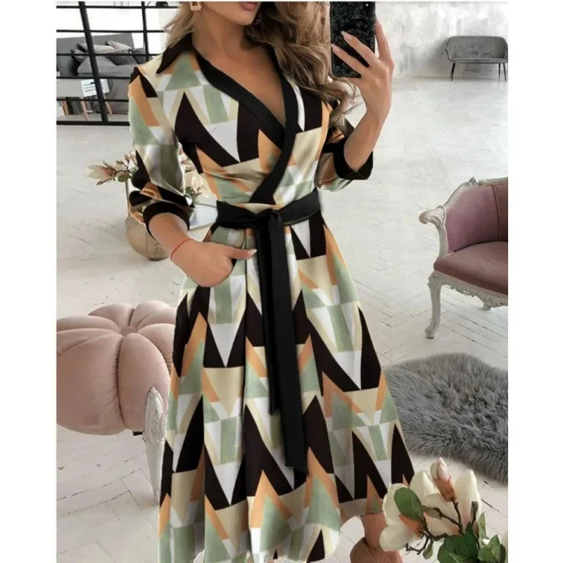 Milena | Stilfuld Sommerfugleprint Omslagskjole